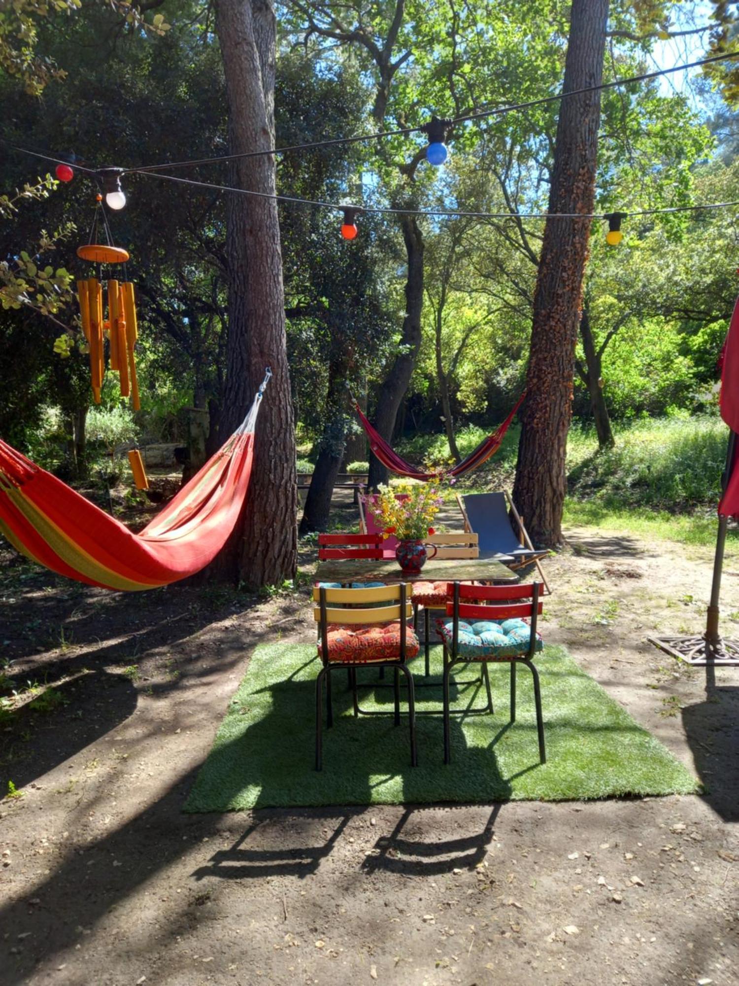 Saint-Rémy-de-Provence La Roulotte Du Petit Paradis מראה חיצוני תמונה