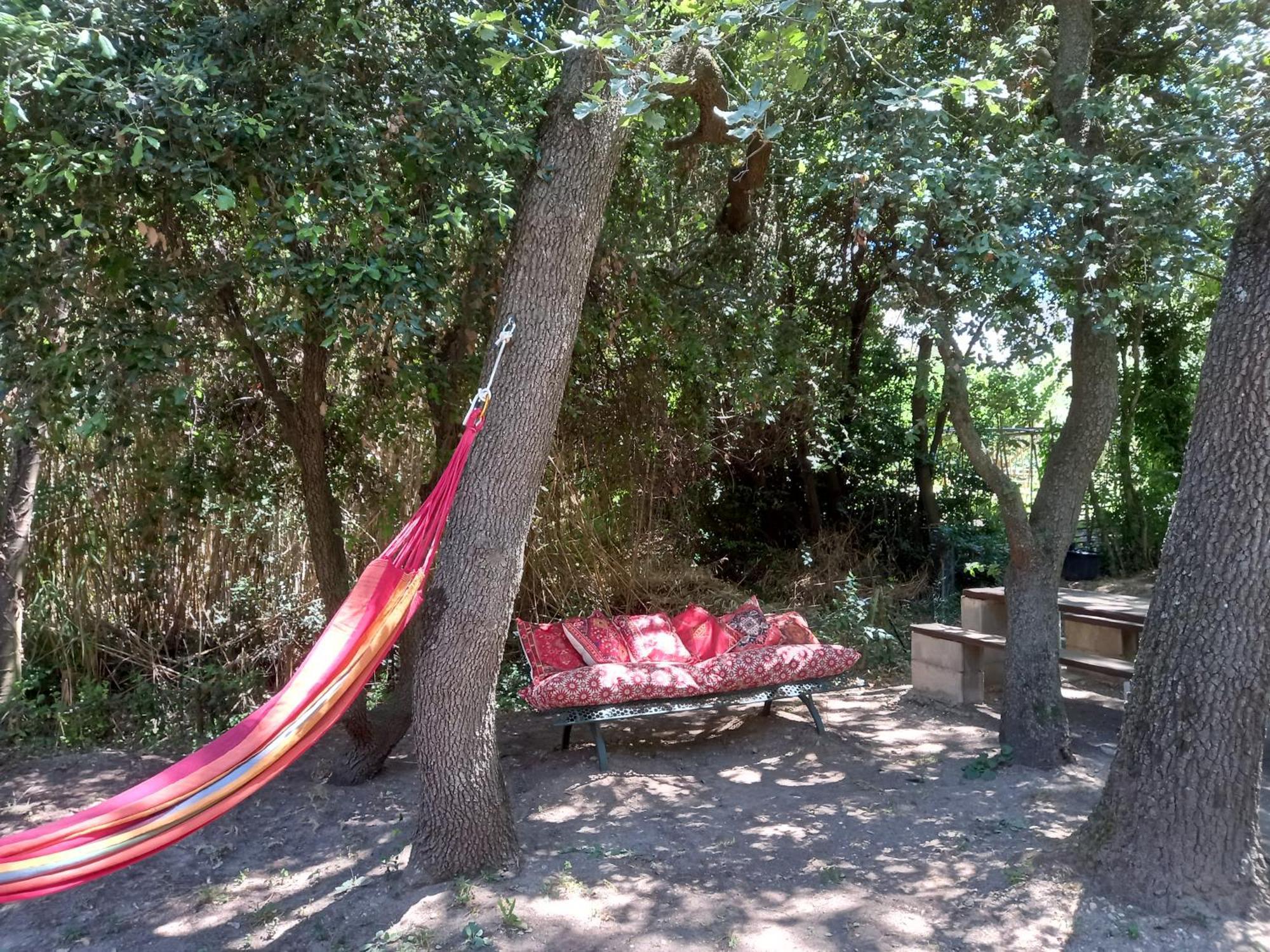 Saint-Rémy-de-Provence La Roulotte Du Petit Paradis מראה חיצוני תמונה
