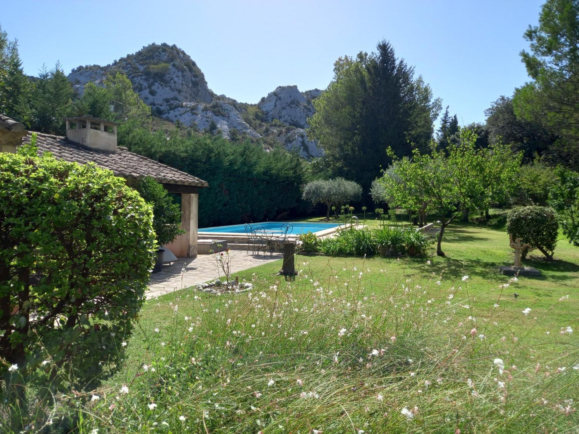 Saint-Rémy-de-Provence La Roulotte Du Petit Paradis מראה חיצוני תמונה