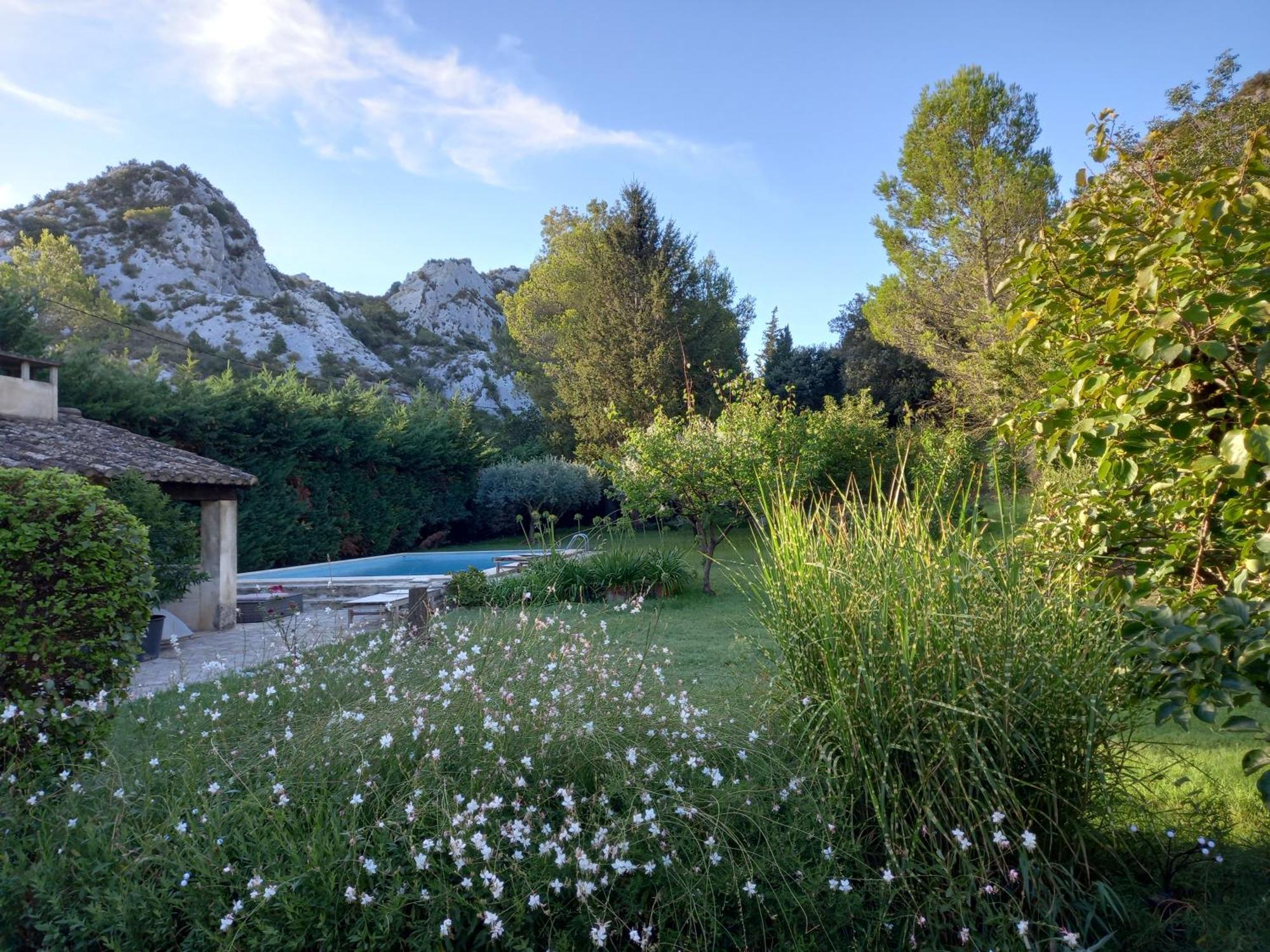 Saint-Rémy-de-Provence La Roulotte Du Petit Paradis מראה חיצוני תמונה